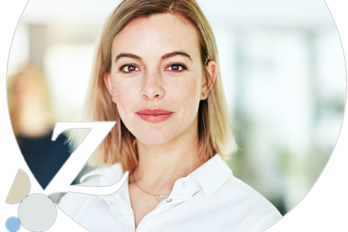 chica mirando a cámara